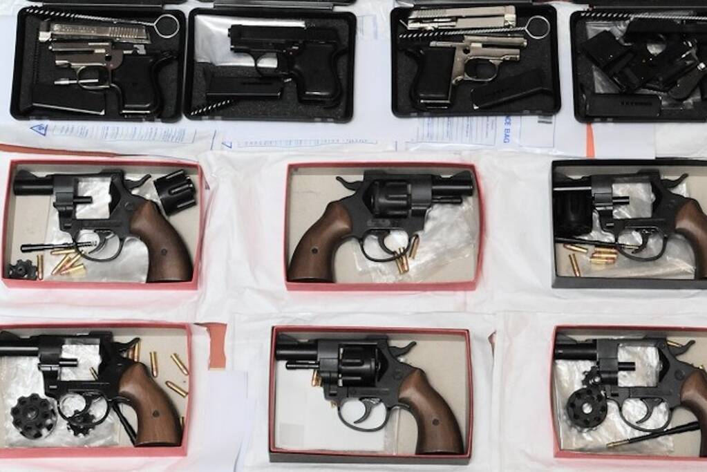 Aanhouding na aankoop meerdere alarmpistolen in BelgiÃ«