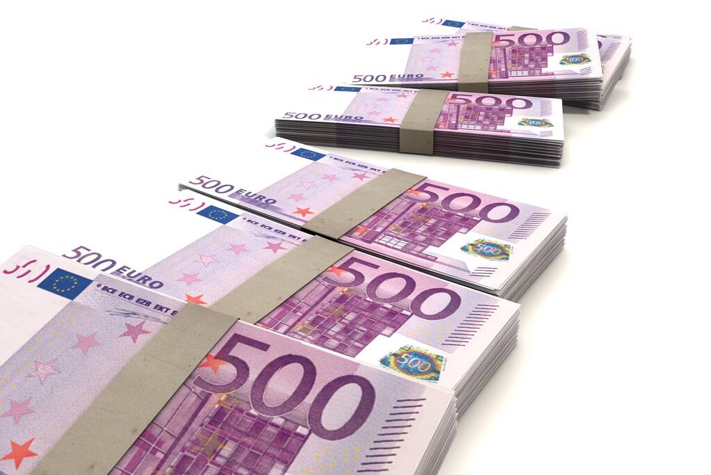 40-jarige man met meer dan 100.000 euro in auto aangehouden
