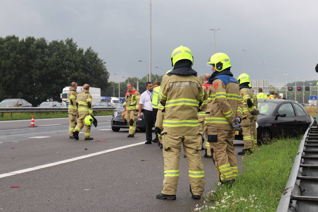 Flinke crash tussen vier voertuigen