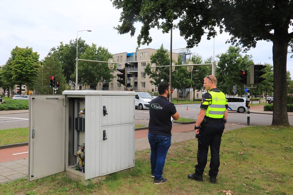 Snorscootster over de kop geslagen na aanrijding