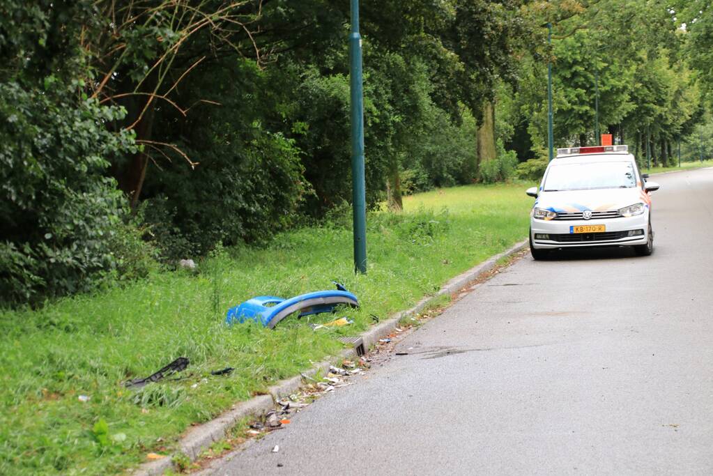 Beschonken bestuurder ramt veegwagen
