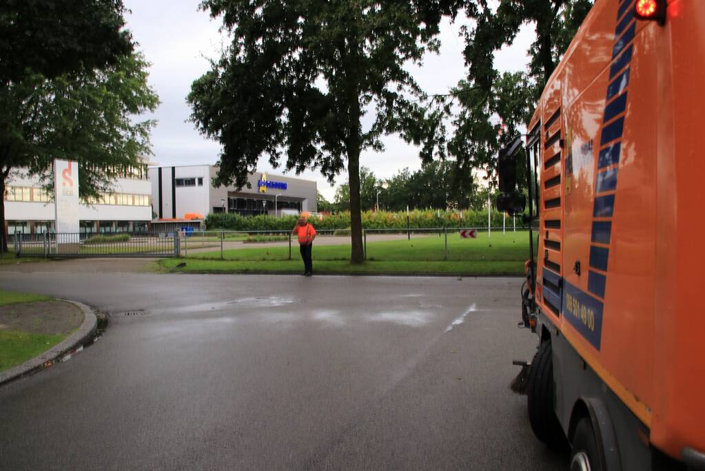 Beschonken bestuurder ramt veegwagen