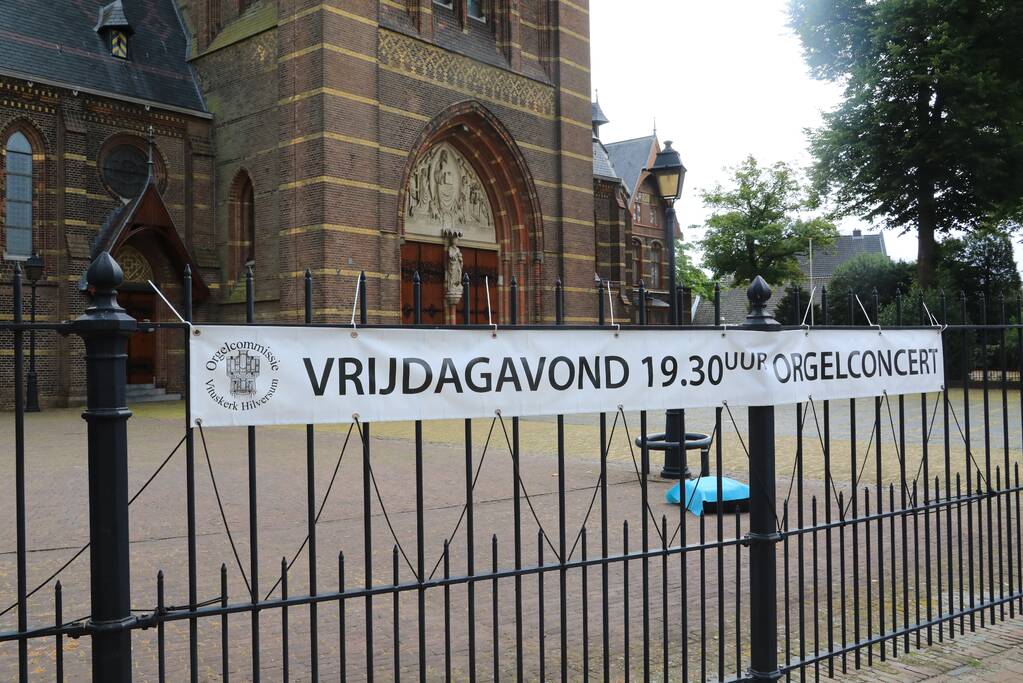 Verdacht pakketje gevonden bij Sint Vituskerk