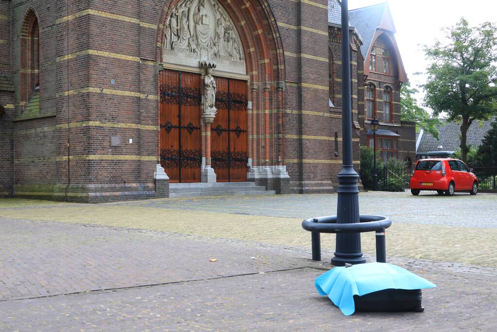 Verdacht pakketje gevonden bij Sint Vituskerk