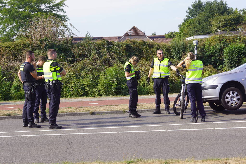 Overstekende fietser aangereden op rotonde