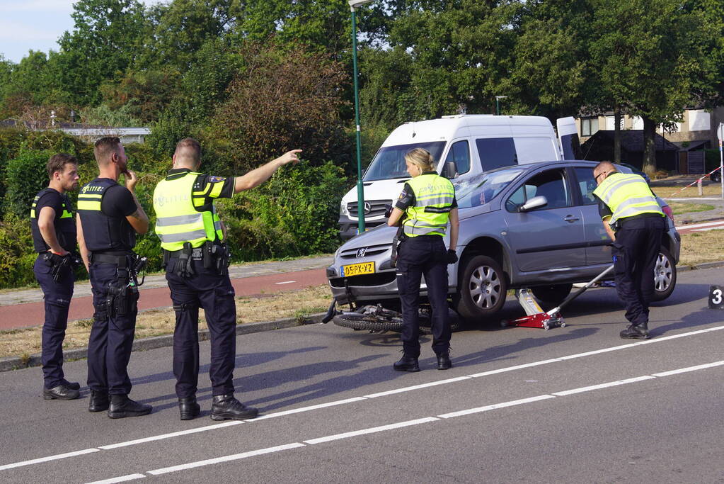 Overstekende fietser aangereden op rotonde