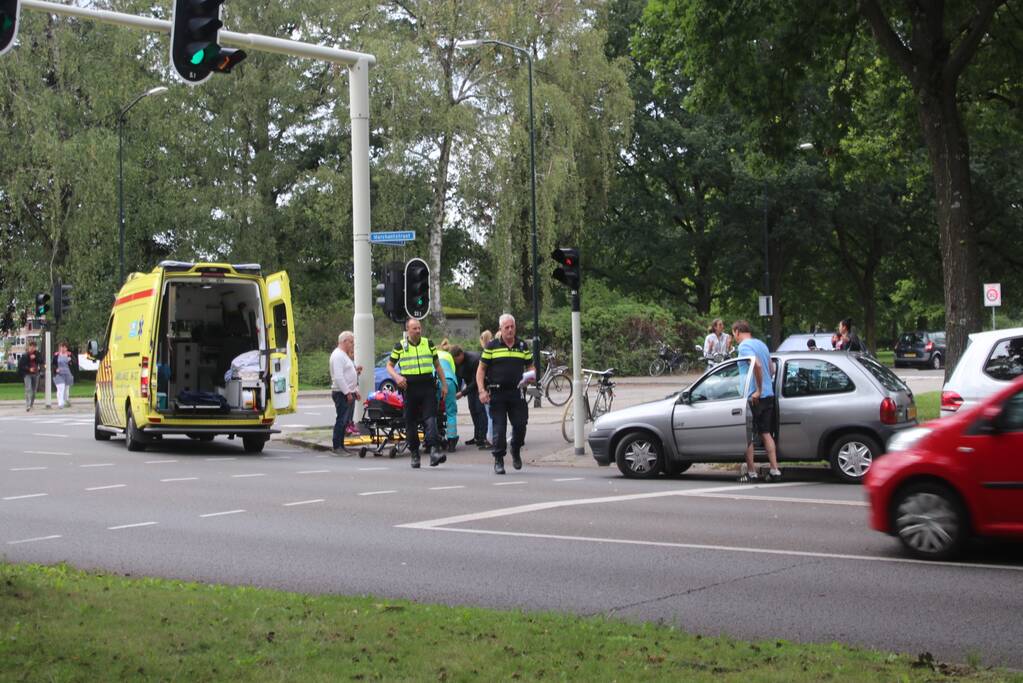 Fietser gewond na aanrijding met auto