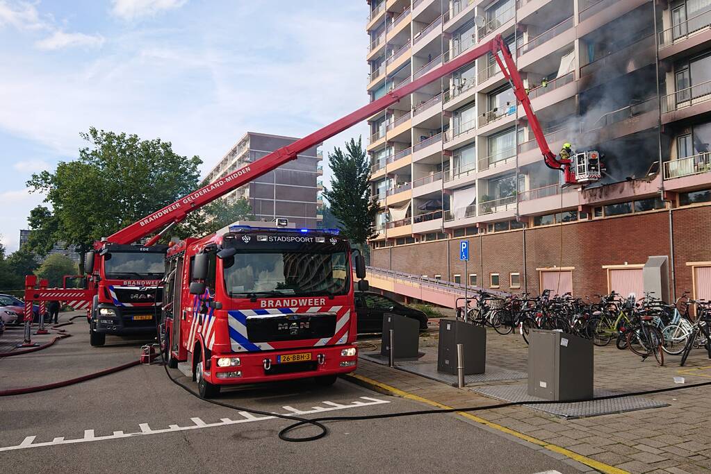 Uitslaande brand in flatwoning