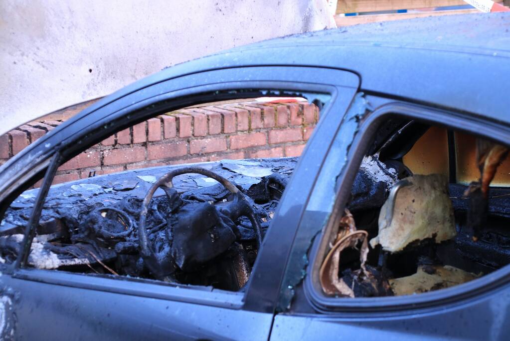 Twee autoÂ’s uitgebrand in woonwijk