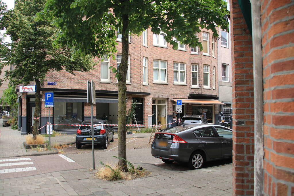 Deur portiekflat opgeblazen in Diamantbuurt