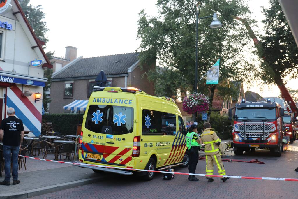 Personen vermist bij flinke brand in pand Leger des Heils