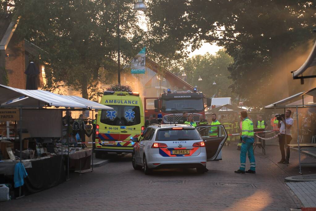 Personen vermist bij flinke brand in pand Leger des Heils