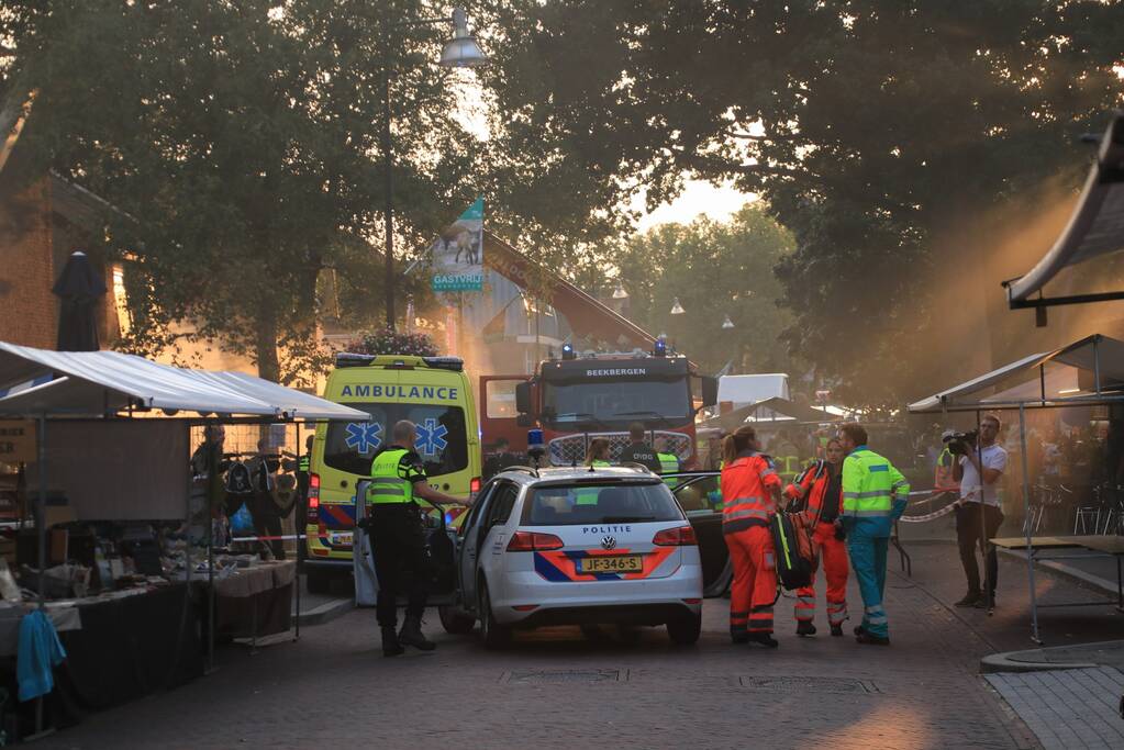 Personen vermist bij flinke brand in pand Leger des Heils