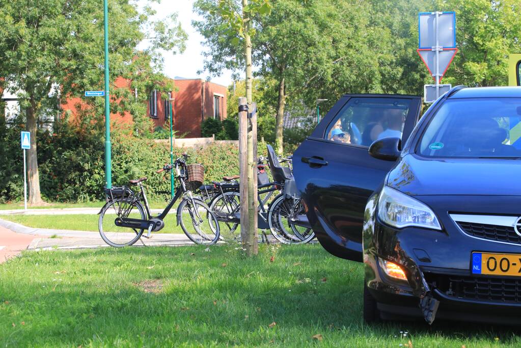 E-biker aangereden op rotonde