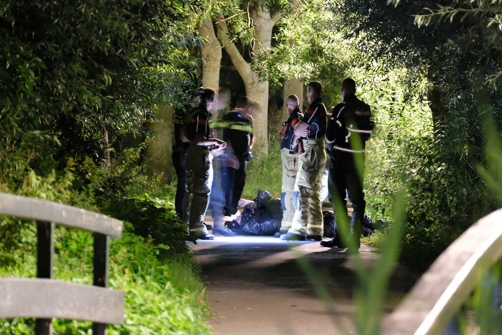 Man gewond na val in water