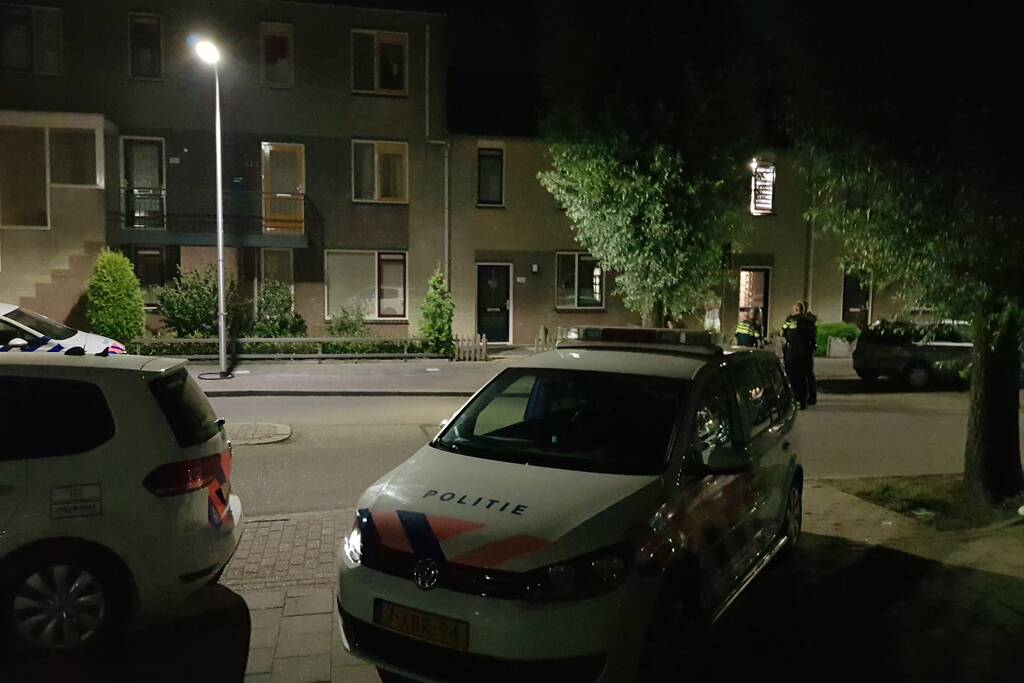 Zes mannen gevlucht na woningoverval
