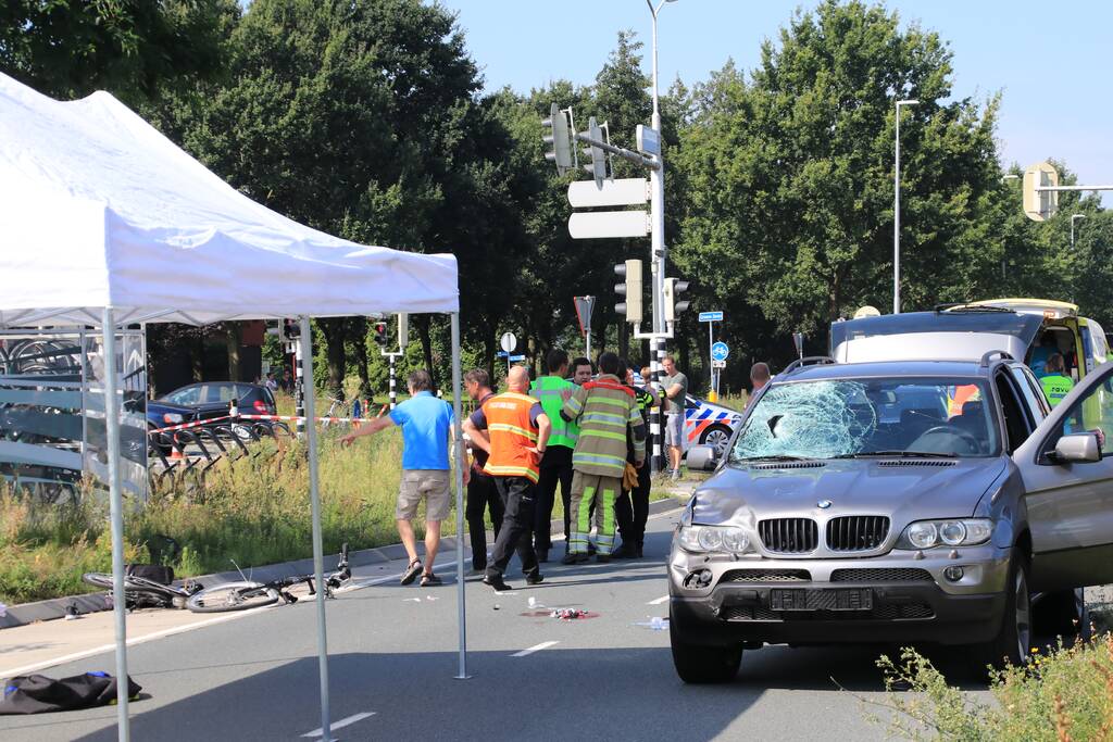 E-bikester overleden na zwaar ongeval op kruising