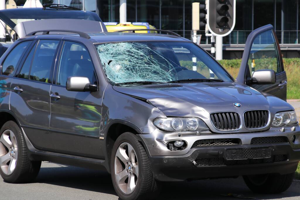 E-bikester overleden na zwaar ongeval op kruising