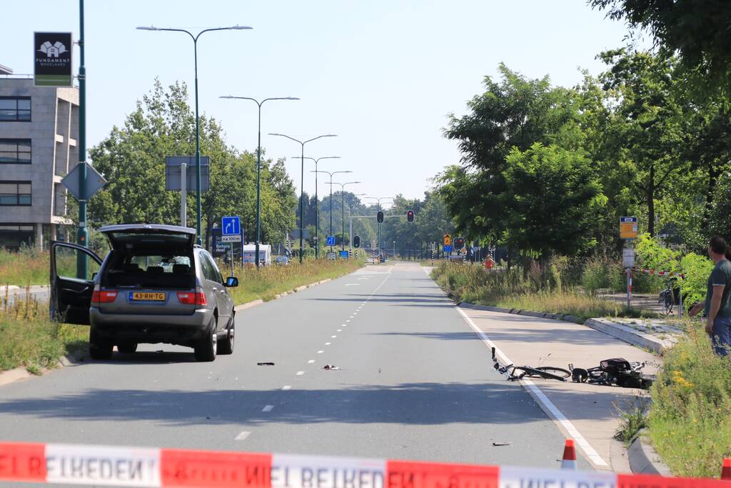 E-bikester overleden na zwaar ongeval op kruising
