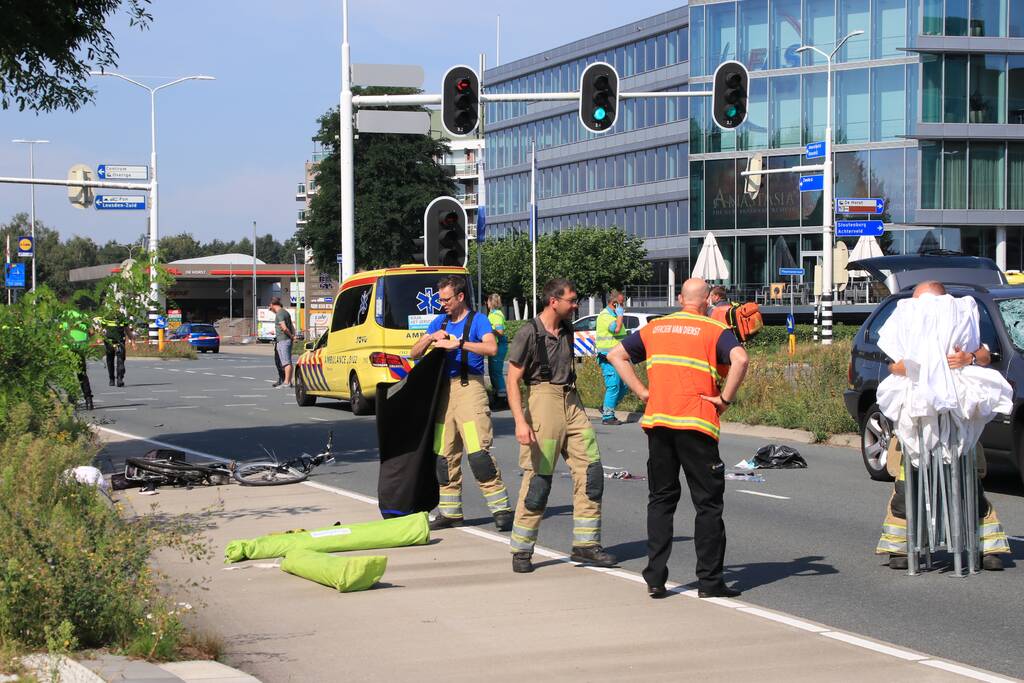 E-bikester overleden na zwaar ongeval op kruising