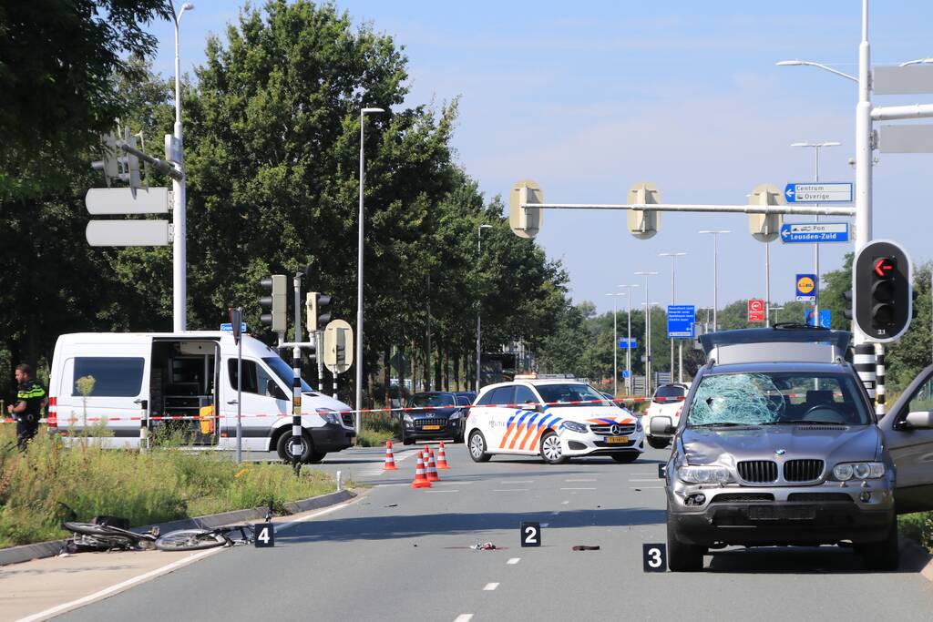 E-bikester overleden na zwaar ongeval op kruising