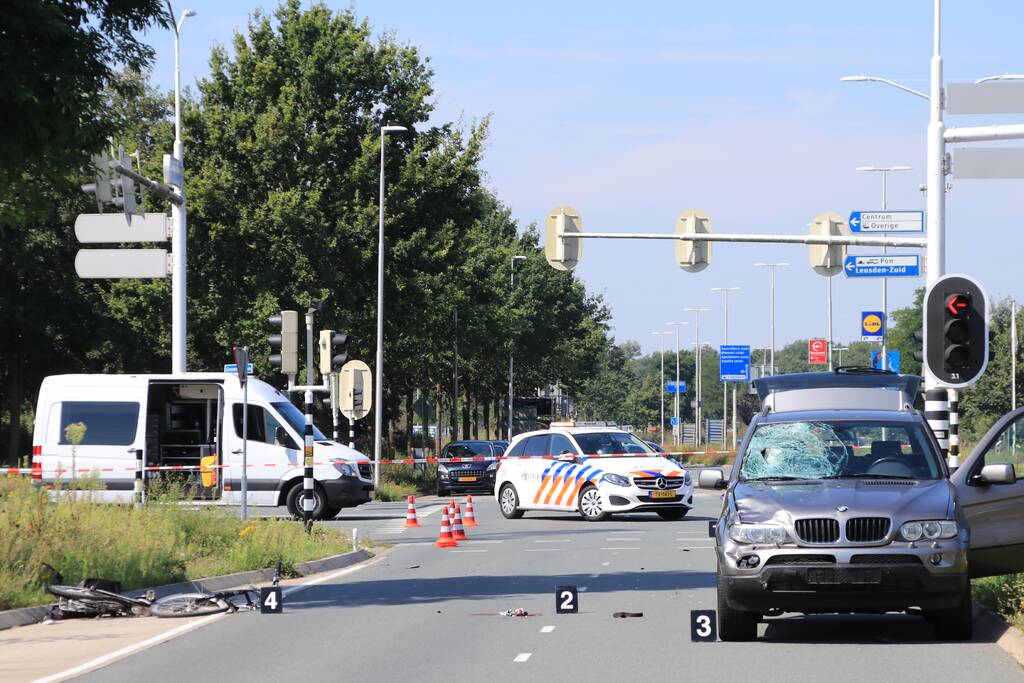E-bikester overleden na zwaar ongeval op kruising
