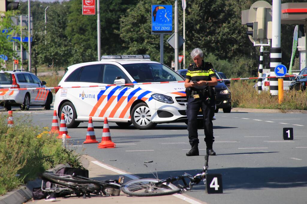 E-bikester overleden na zwaar ongeval op kruising