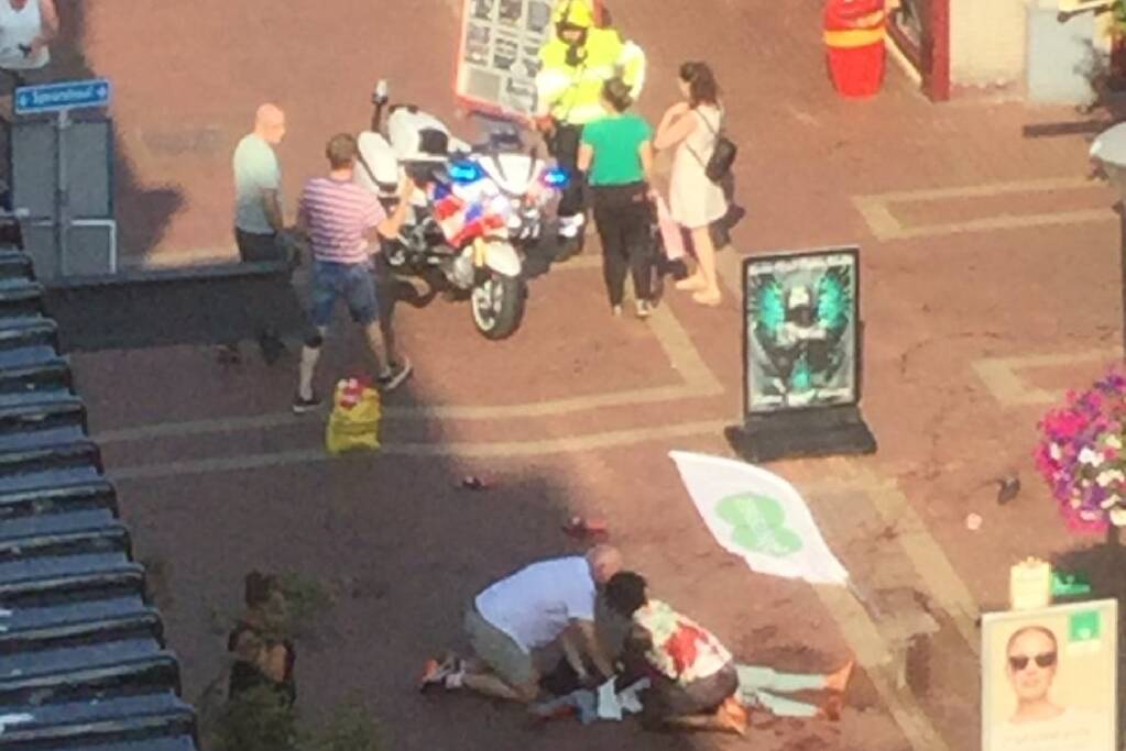 Drie verdachten aangehouden voor steken van man en vrouw in winkelstraat