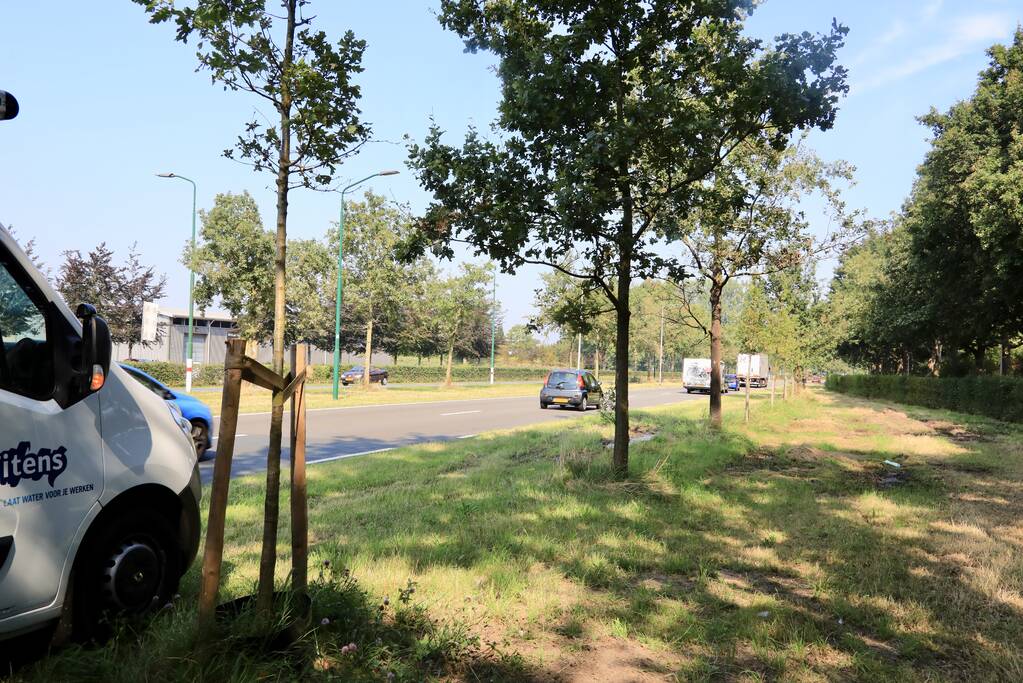 Leidingbreuk langs provinciale weg