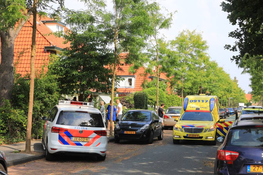 Man zwaargewond na val van keukentrapje