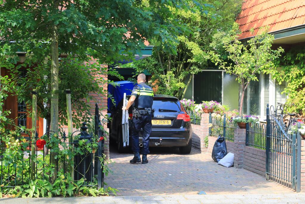 Man zwaargewond na val van keukentrapje