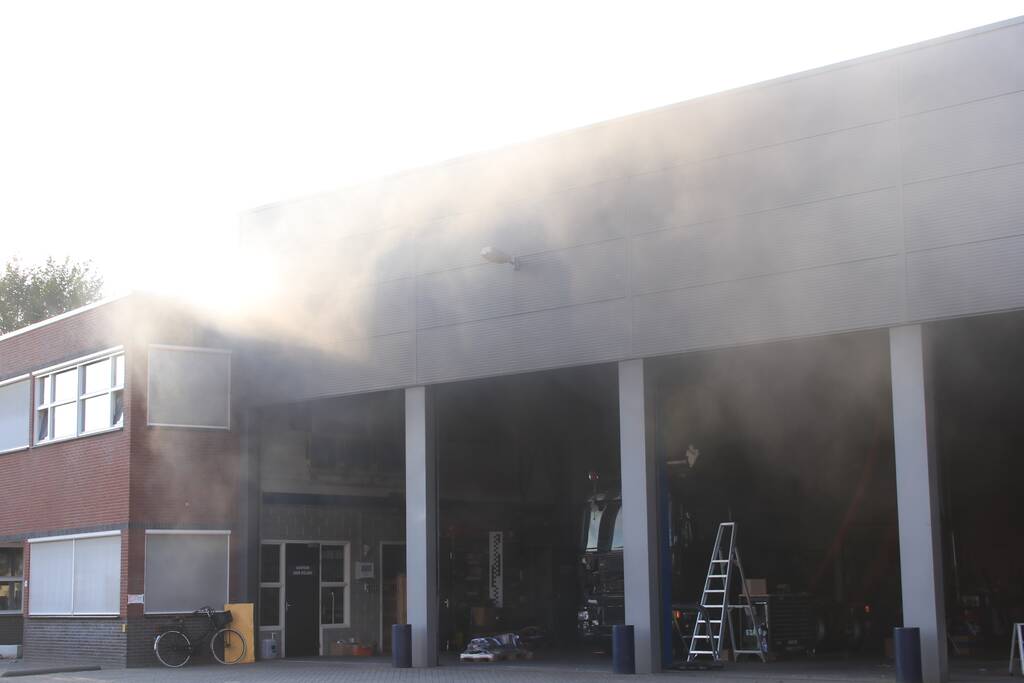 Bedrijf vol met rook na brand in lasapparaat