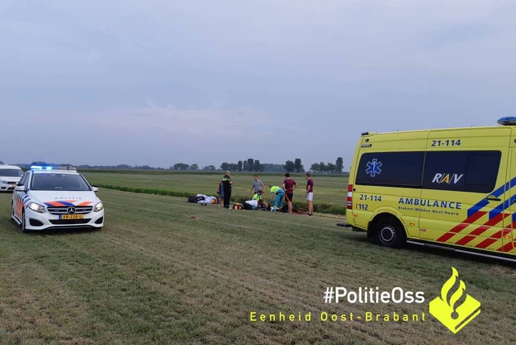 Paraglider stort naar beneden