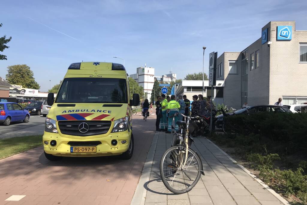 Fietser aangereden door scooter