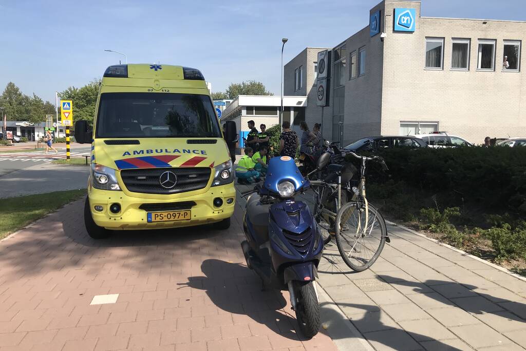 Fietser aangereden door scooter