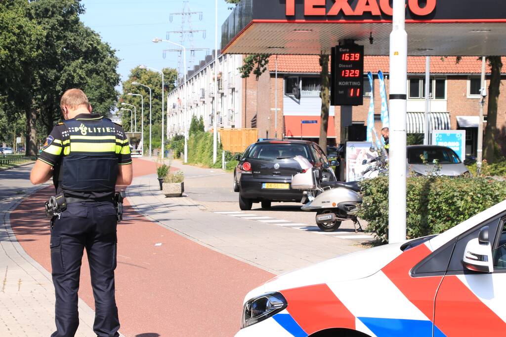 Scooterrijdster gewond bij aanrijding