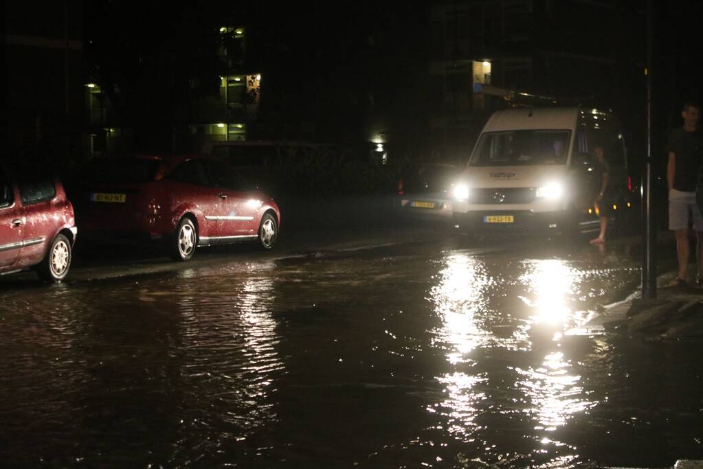 Straat blank door leidingbreuk