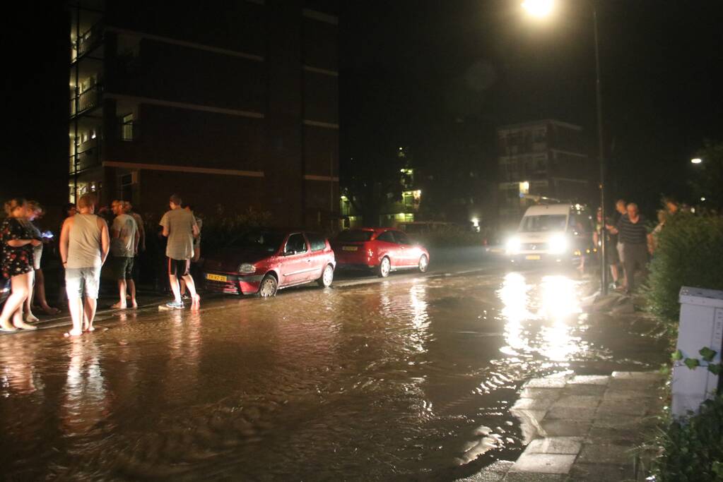 Straat blank door leidingbreuk
