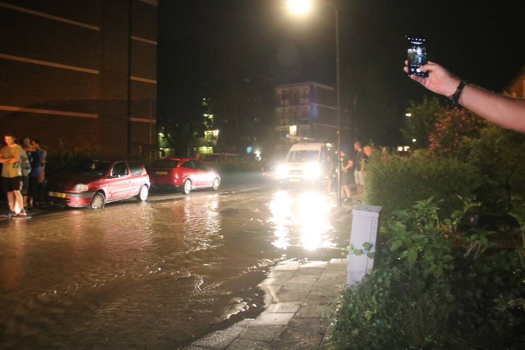 Straat blank door leidingbreuk