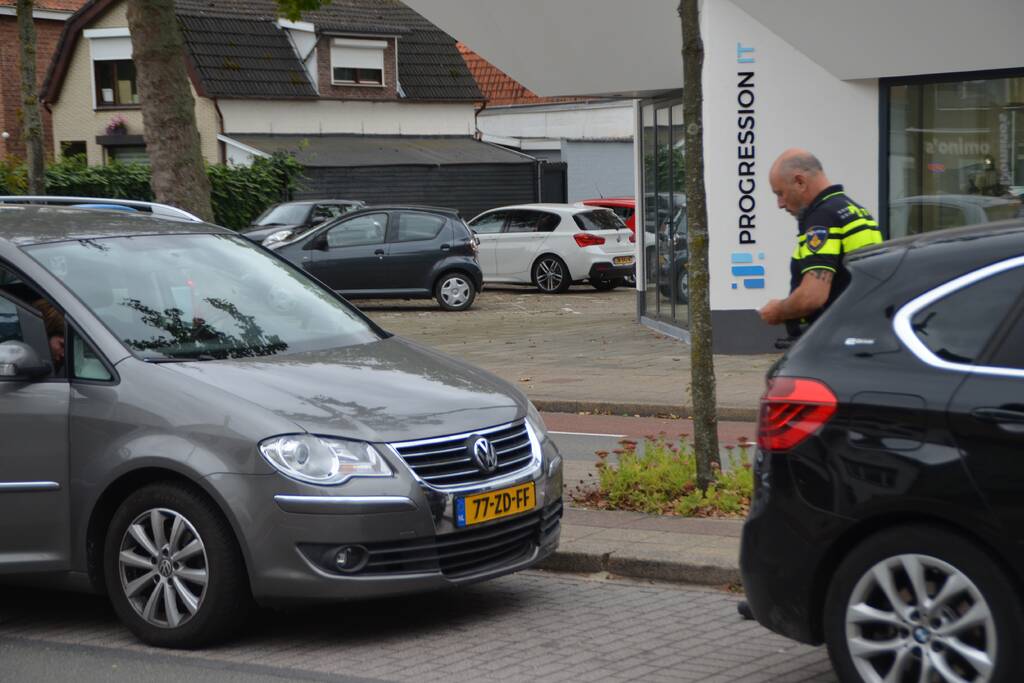 Scooterrijder gewond na aanrijding met auto