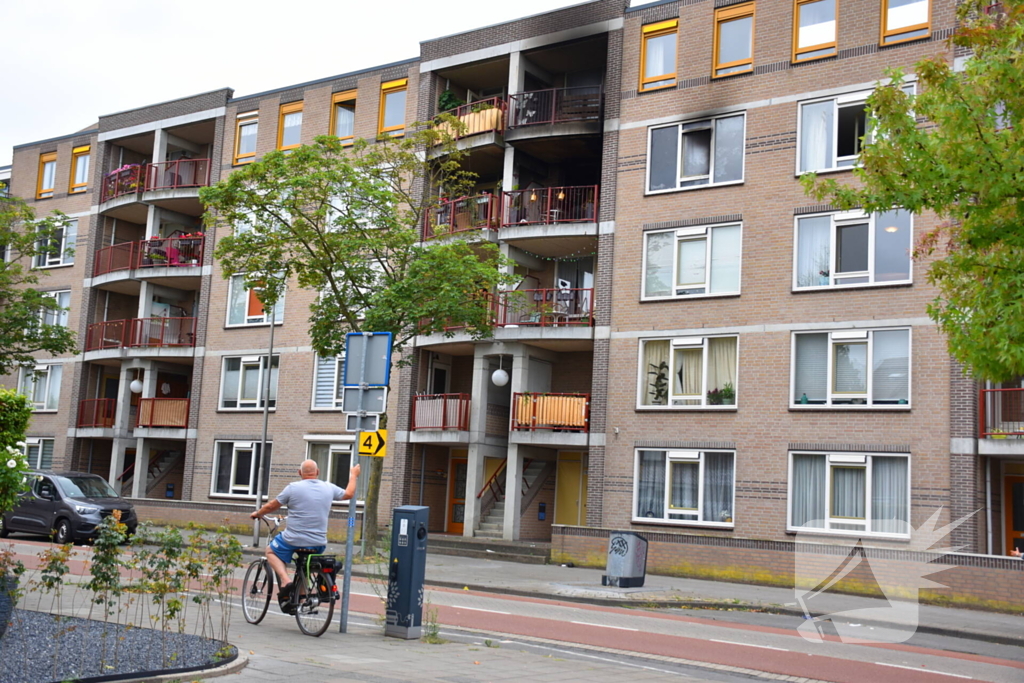 Zeer grote brand in flatwoning