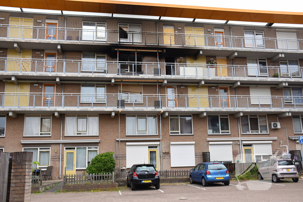 Zeer grote brand in flatwoning