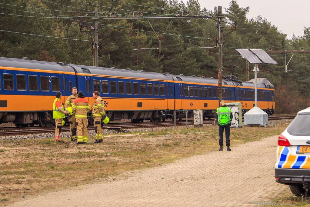 Automobiliste (63) overleden na botsing met trein