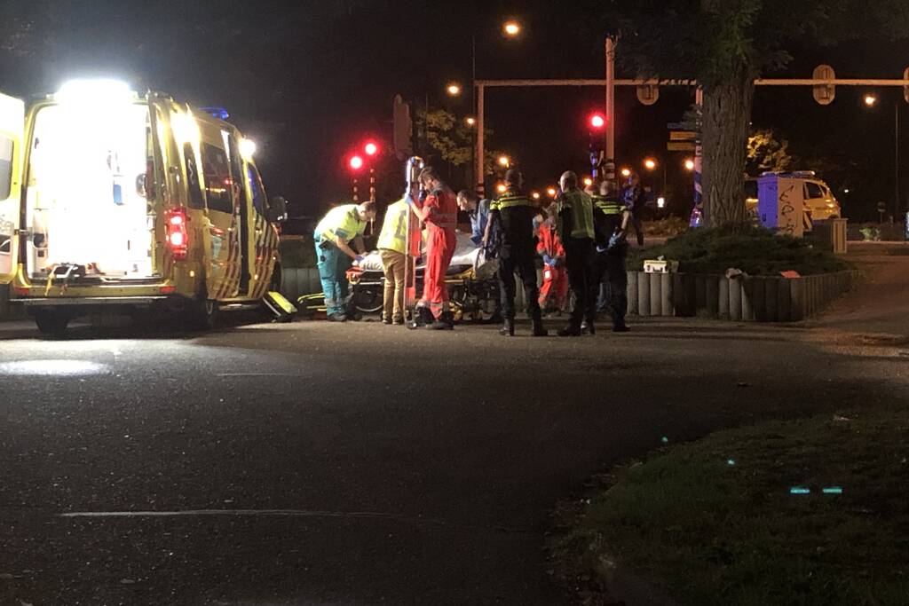 Man zwaargewond op straat gevonden