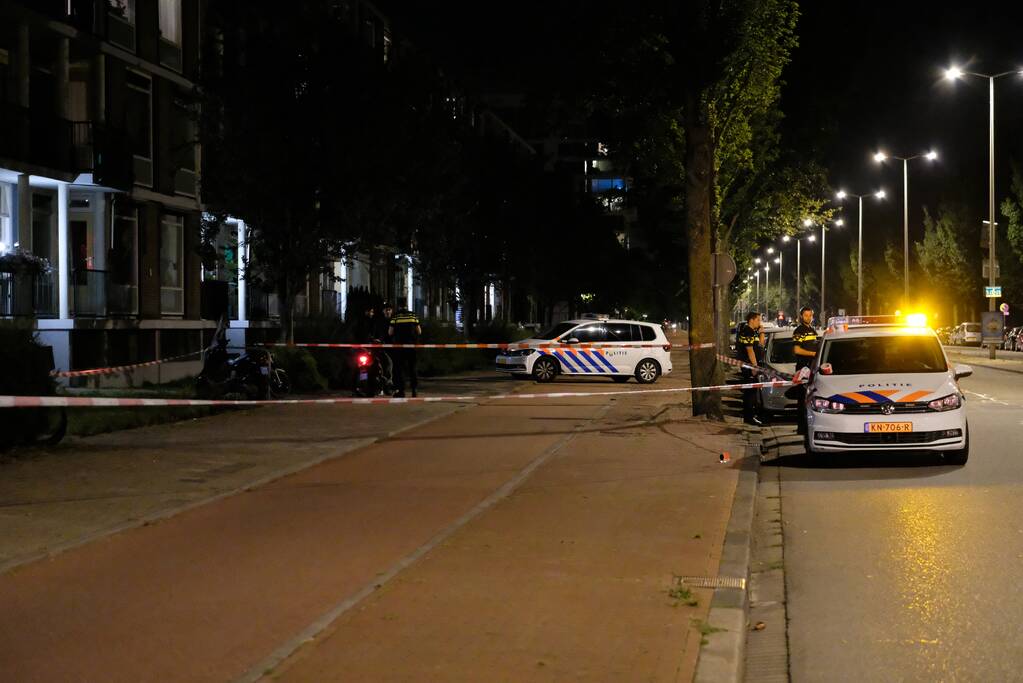 Persoon op straat neergestoken