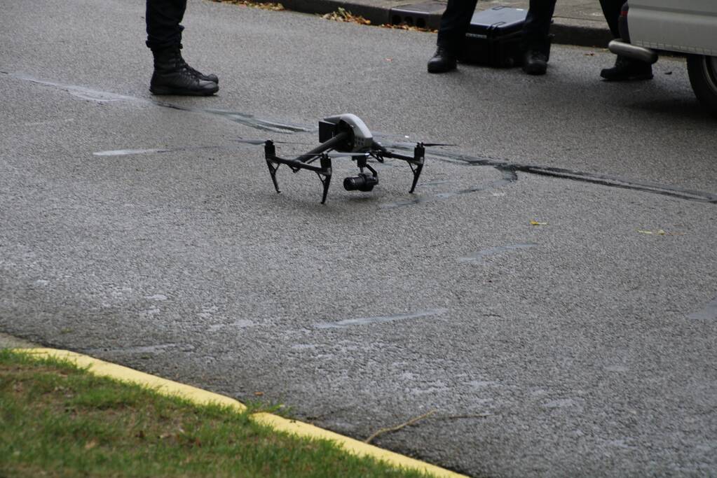 Fietsster botst tegen openstaande autoportier