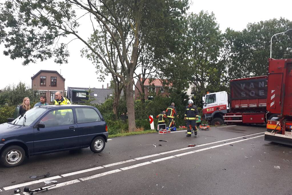 Zeer ernstig ongeval tussen twee vrachtwagens en meerdere voertuigen