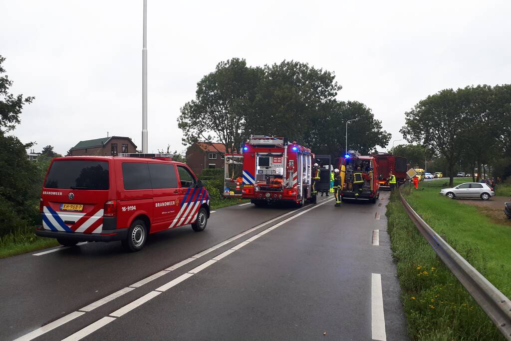 Zeer ernstig ongeval tussen twee vrachtwagens en meerdere voertuigen