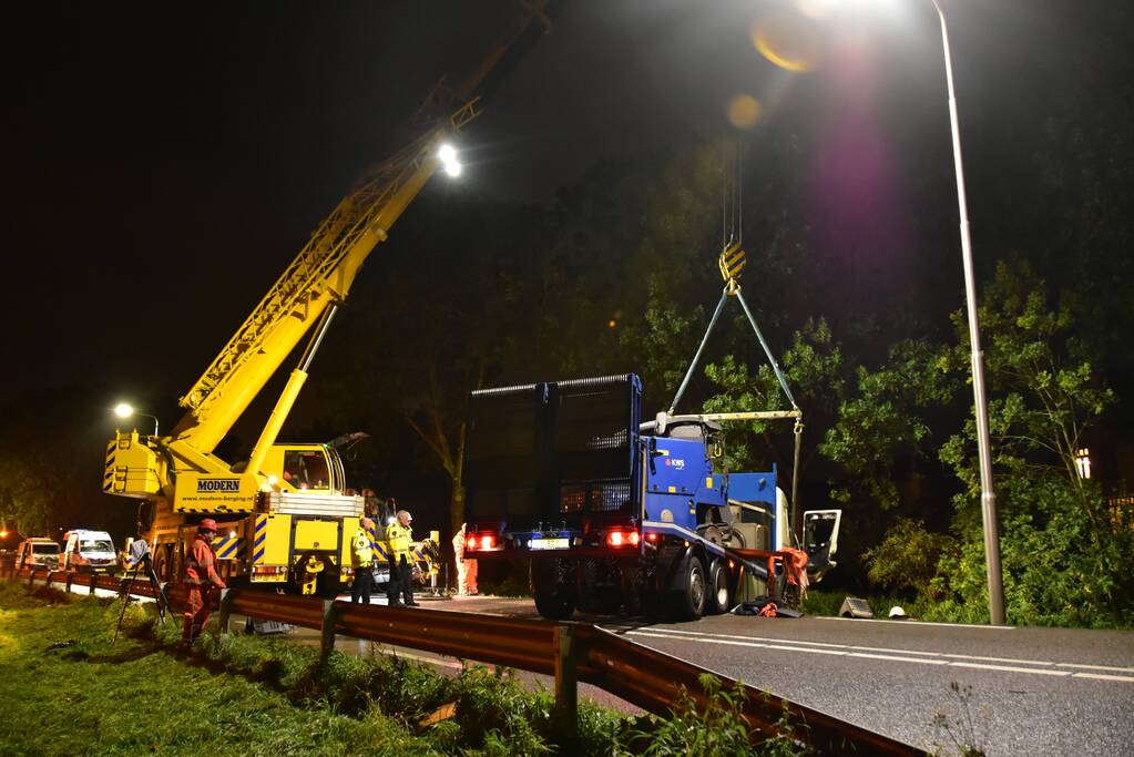 Zeer ernstig ongeval tussen twee vrachtwagens en meerdere voertuigen