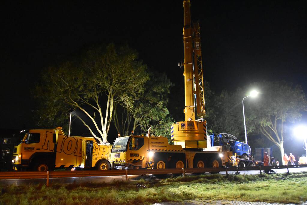 Zeer ernstig ongeval tussen twee vrachtwagens en meerdere voertuigen
